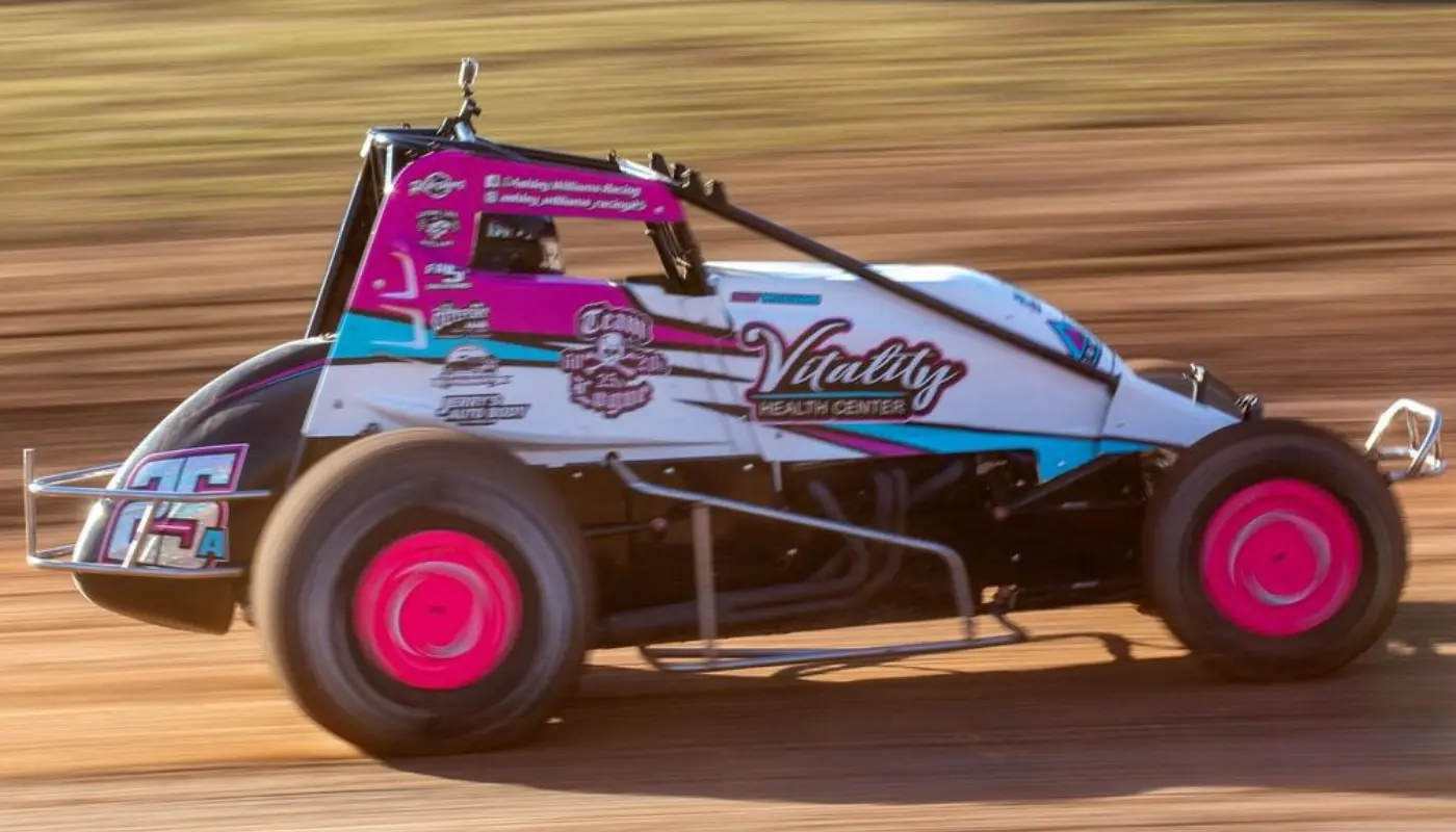 Ashley Williams Screen shot 5